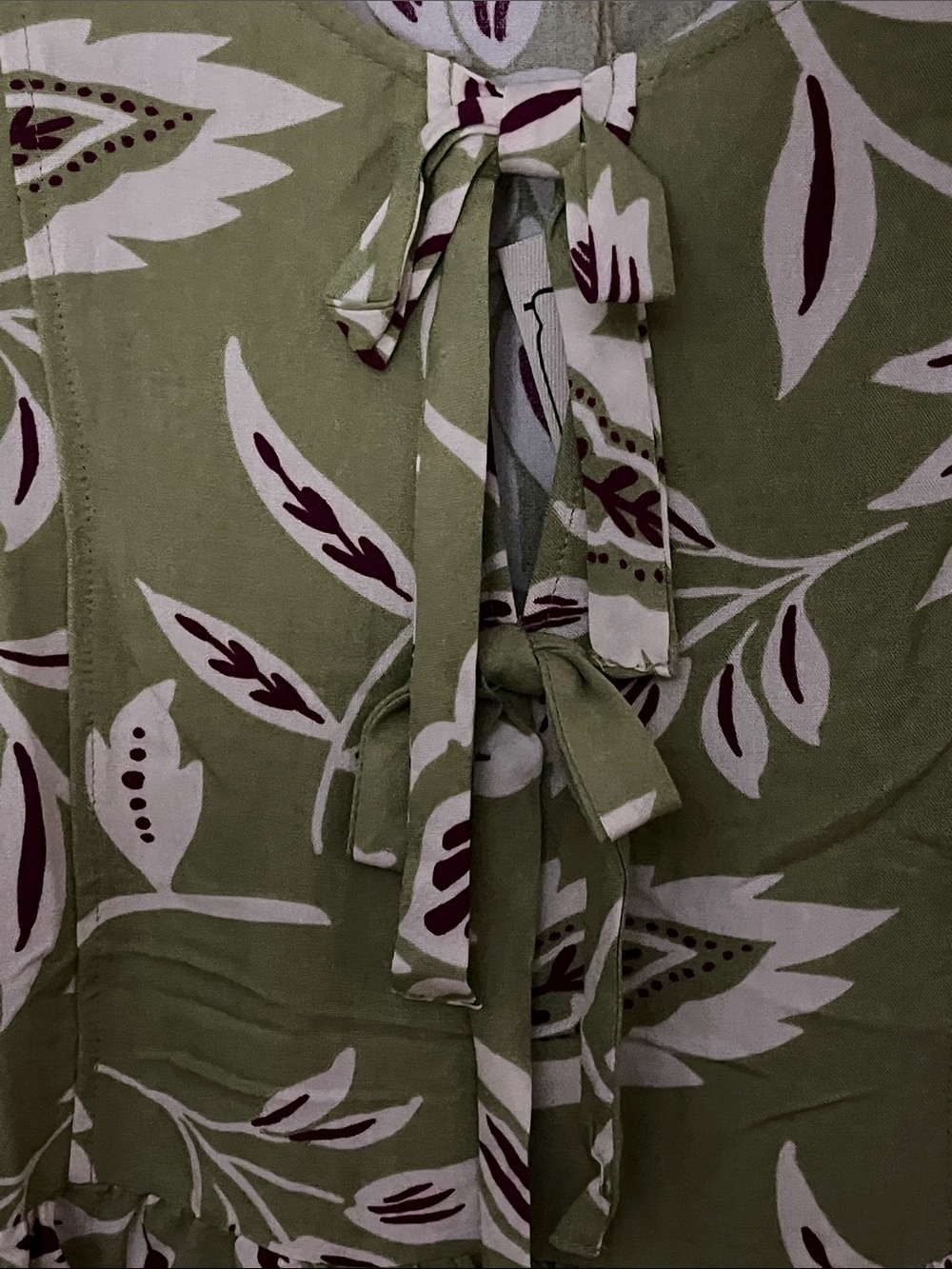 easel NWT Lime Green-Purple-White Floral Mini Dress w/Bow Accent & Puff Sleeves - Picture 4 of 9